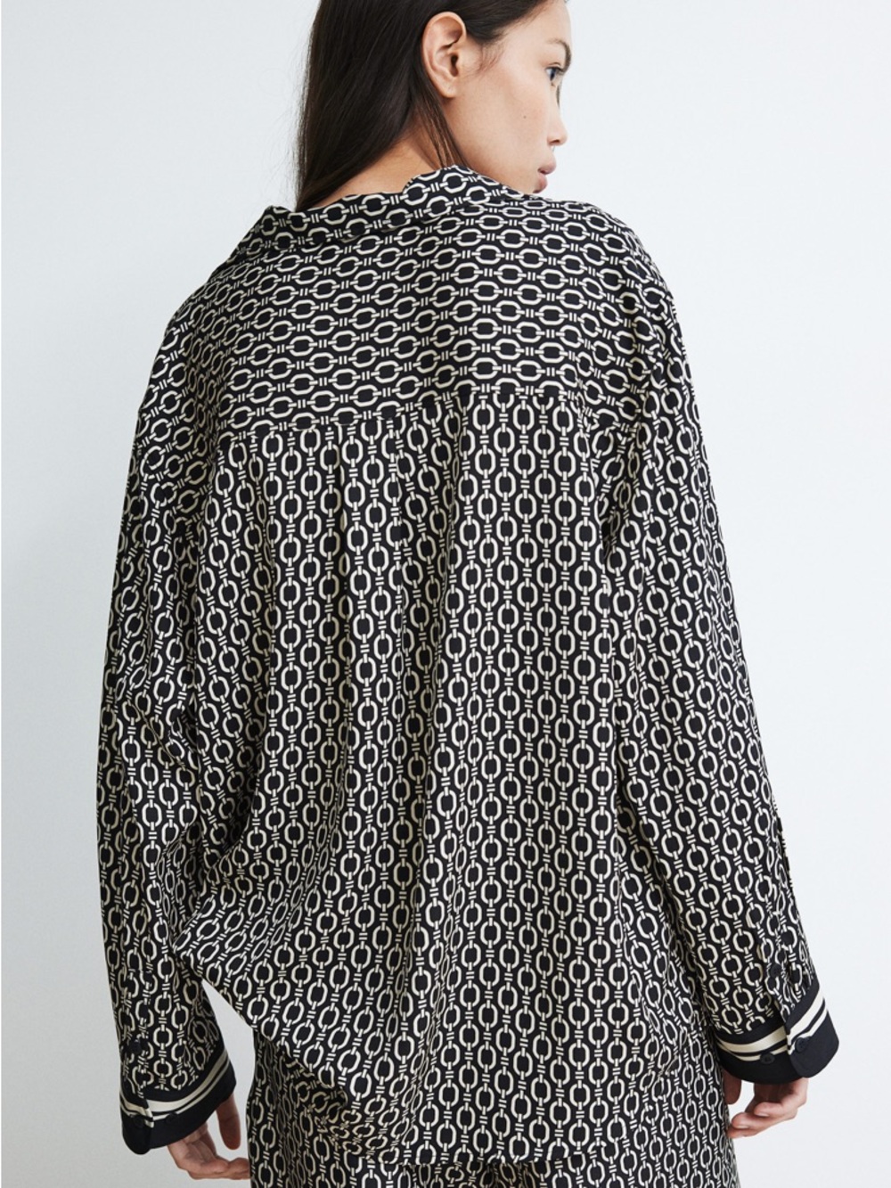 H&M Black and White Geometric Long Sleeve Blouse